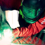 Saldatore a lavoro
