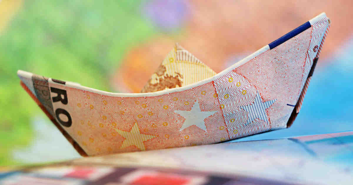 Banconota cinquanta euro in forma di barchetta. Mesotelioma non professionale: elevato a 10.000 euro il contributo una tantum