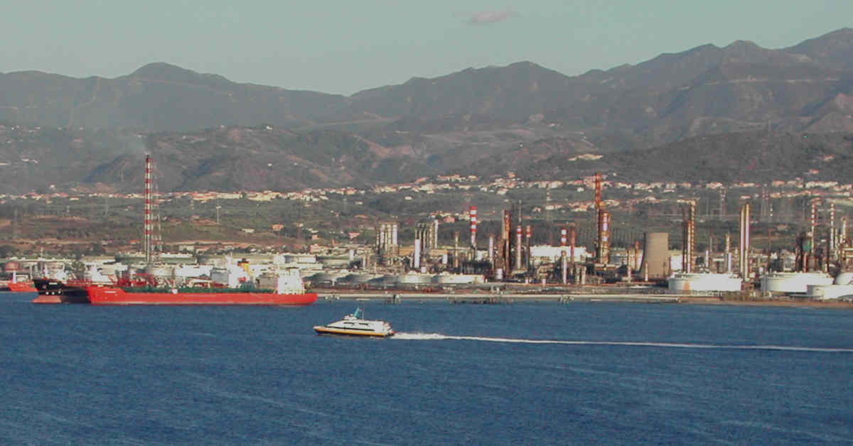 La raffineria vista da Milazzo. Processo penale amianto. Assoluzione per i vertici della Raffineria di Milazzo