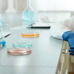 Ricercatore in laboratorio
