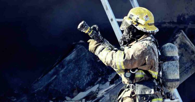 Pompiere in azione